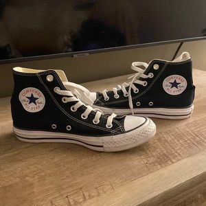 Black Converse size 7